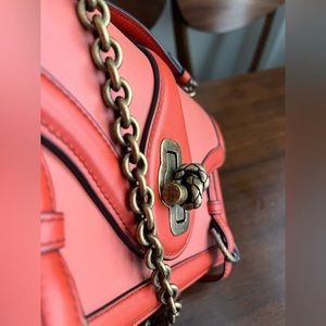 Bottega Veneta City Knot Leather Shoulder Bag.